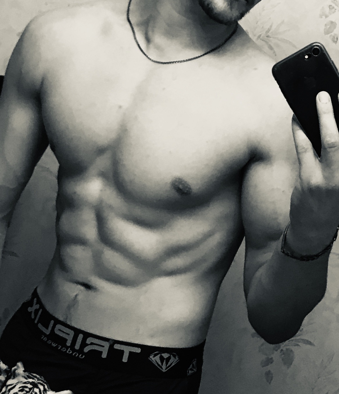 Profil de Amerouche, 27 ans, Escort TS France à LePloyron