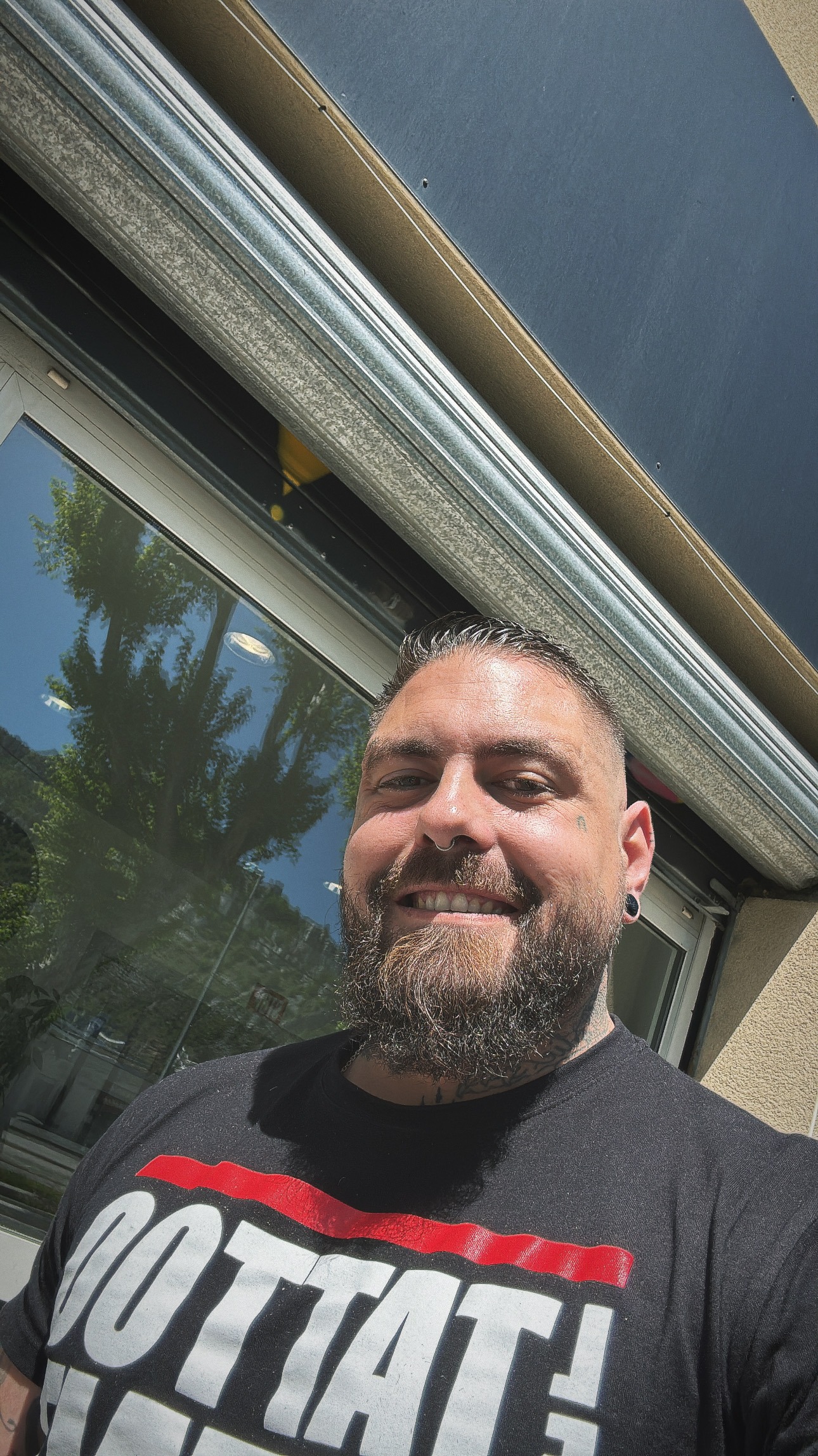 Profil de Yaacov, 36 ans, Escort TS France à LeVintrou