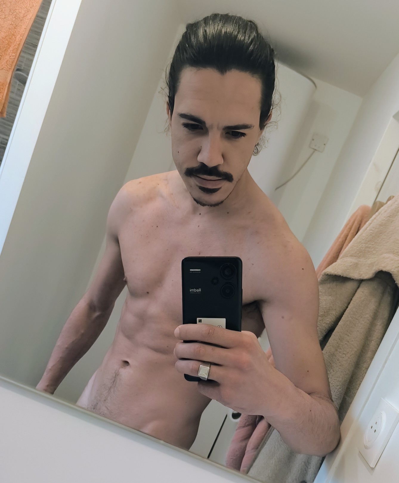 Profil de Timéo, 31 ans, Escort TS France à Condéon