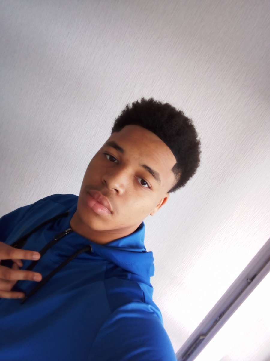 Profil de Slim, 21 ans, Escort TS France à Morienval