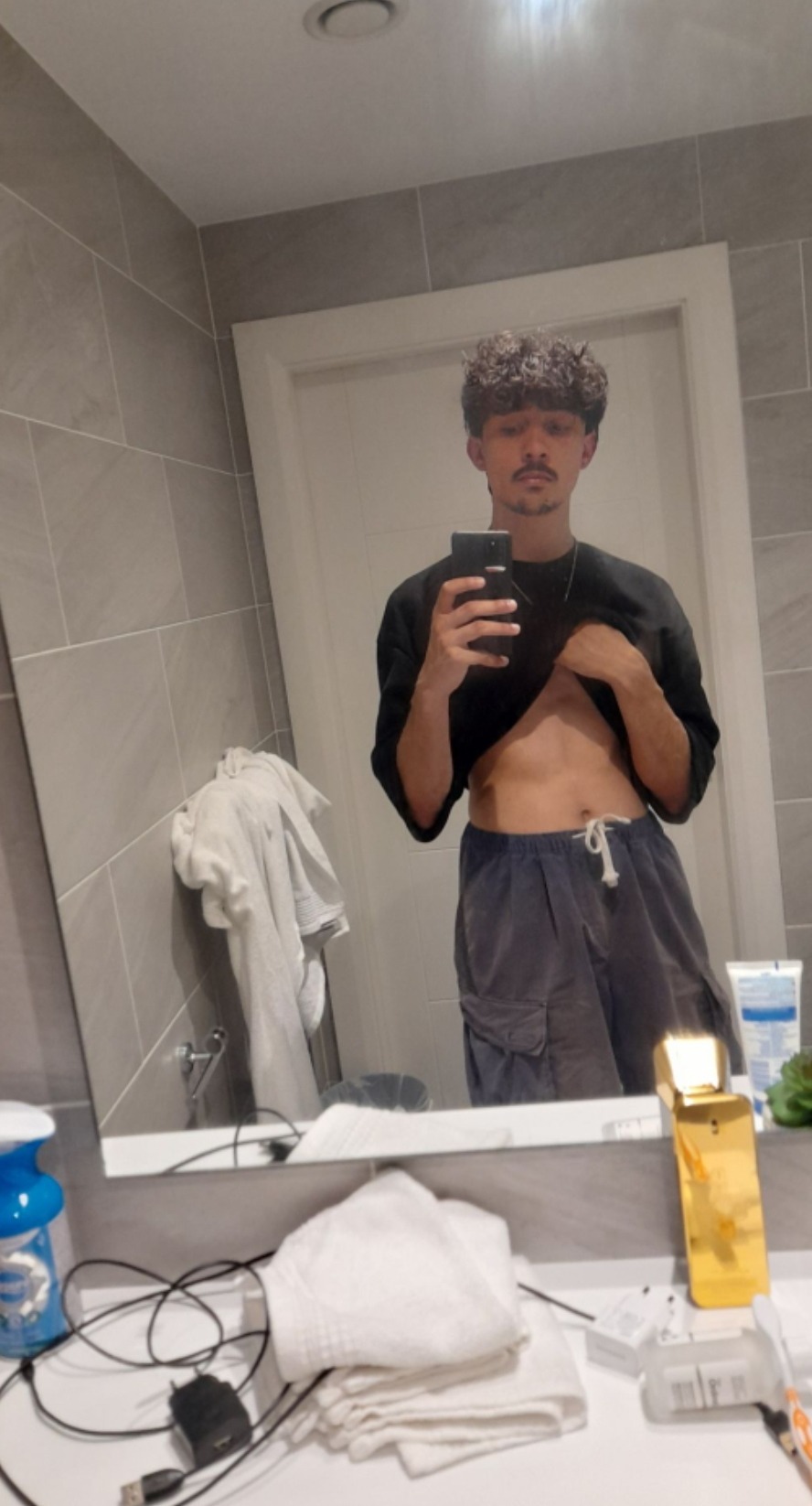 Profil de Charles-alexandre, 21 ans, Escort TS France à Cérences