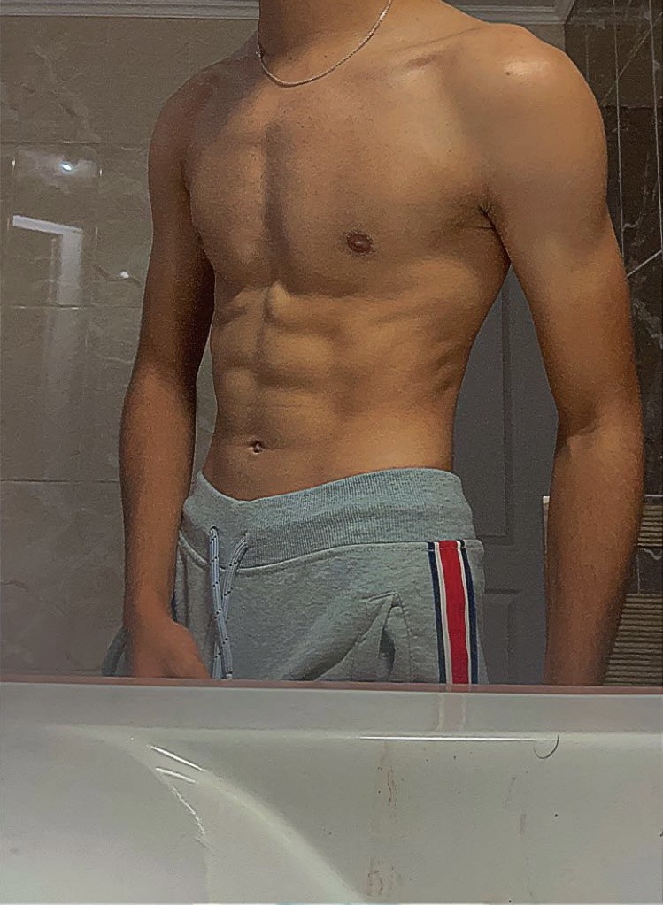Profil de Riad, 24 ans, Escort TS France à Rémécourt