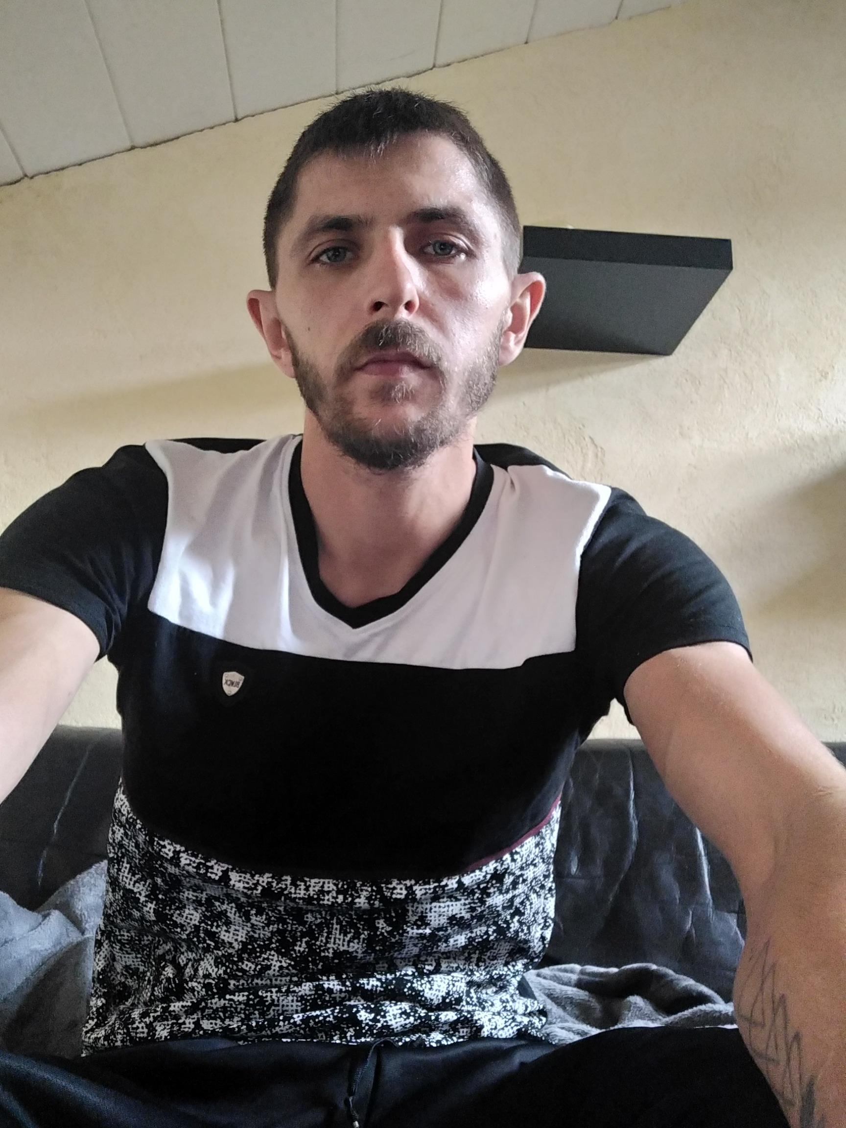 Profil de Kadir, 35 ans, Escort TS France à Frontenay
