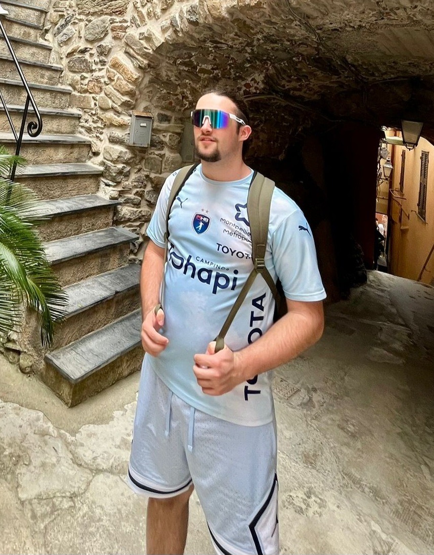 Profil de Hassen, 22 ans, Escort TS France à Ébréon
