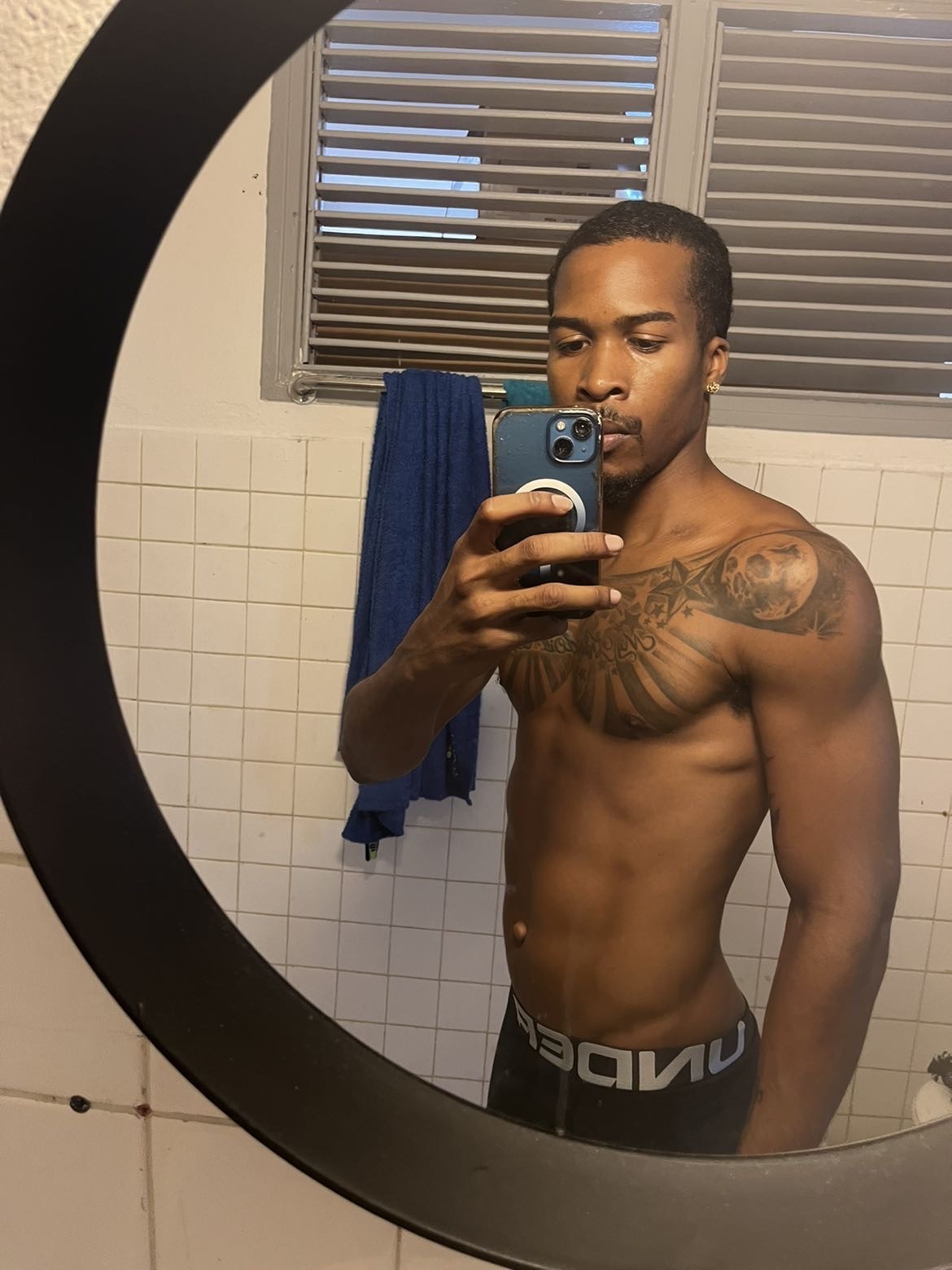 Profil de Julyan, 29 ans, Escort TS France à Halstroff