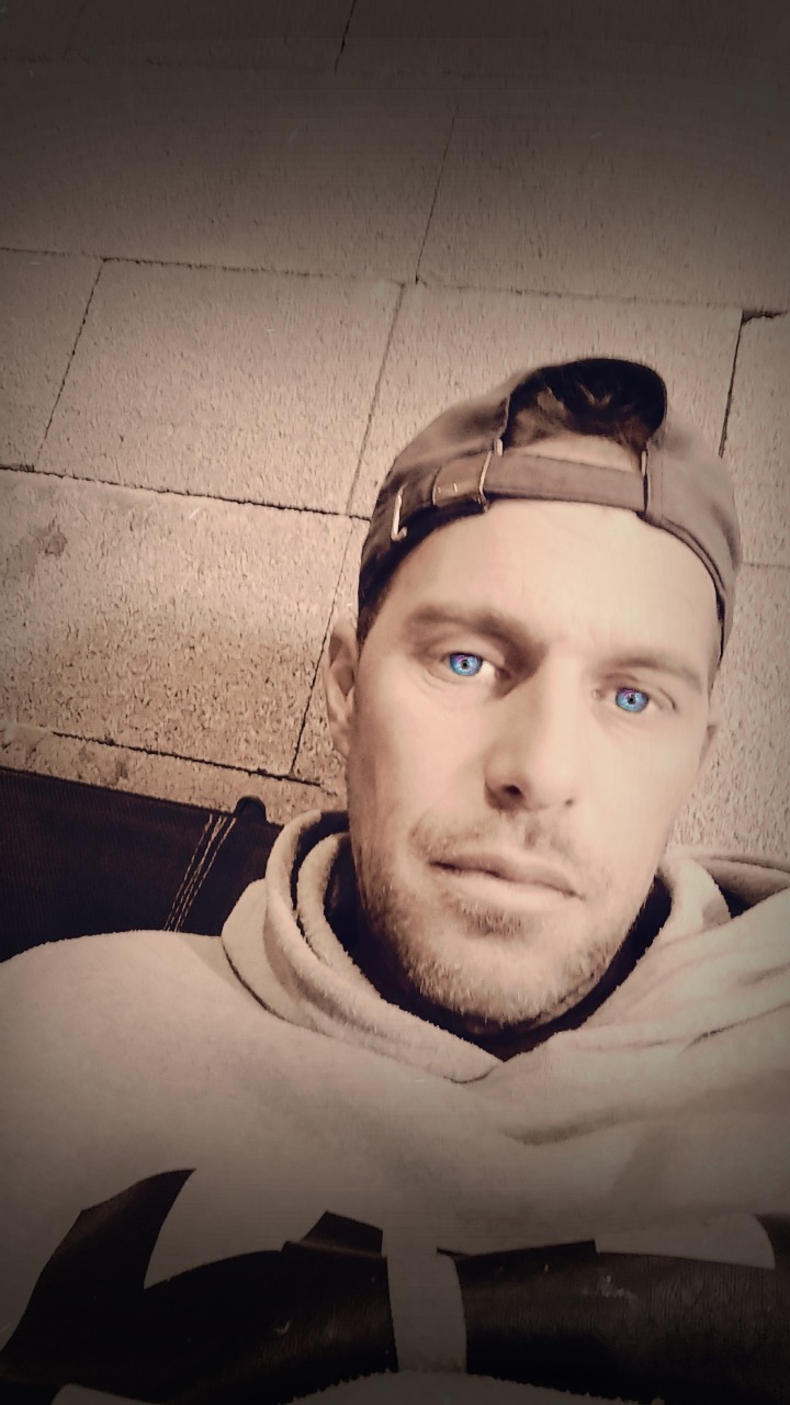 Profil de Rambert, 48 ans, Escort TS France à Villers-sur-Nied